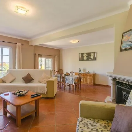 Casa Amendoeira Villa